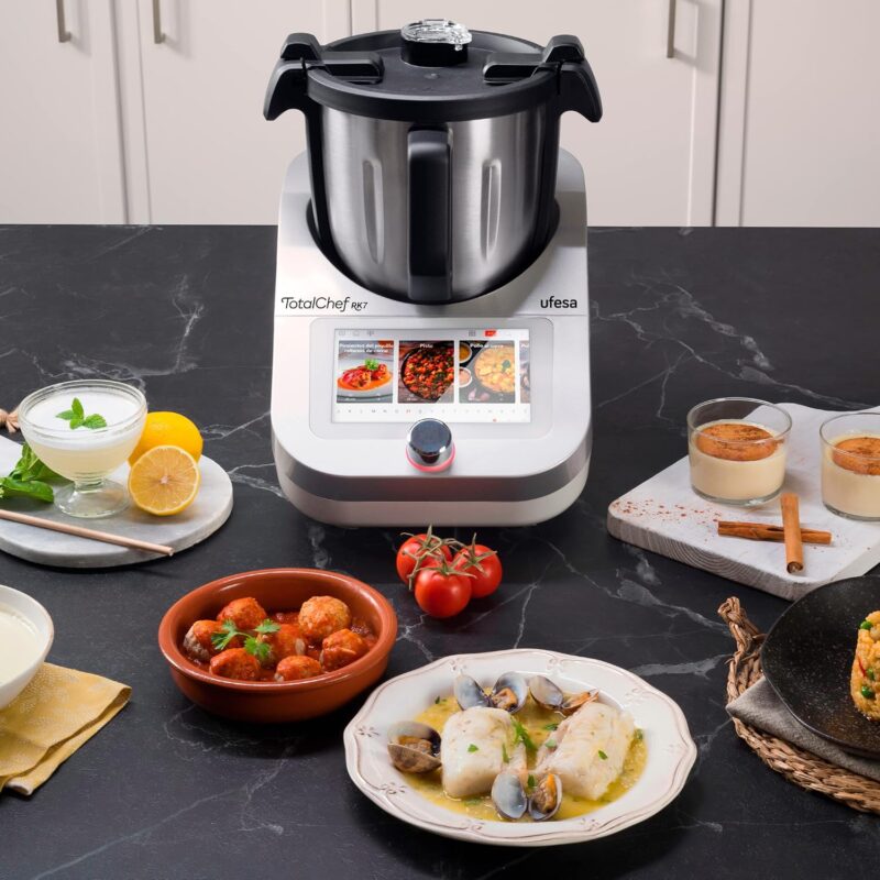 Ufesa TotalChef RK7 – Robot de Cuisine Intelligent Connecté – 2000W – 30 Fonctions – Écran Tactile 7” – Balance Intégrée – 4,5L – WiFi – Argent / Blanc – Image 2